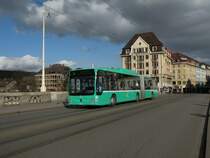 Mercedes Citaro mit der Betriebsnummer 709 f�hrt �ber die Mittlere Rheinbr�cke Richtung Schiffl�nde. Die Aufnahme stammt vom 18.01.2010.