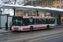 BOGE 9911 (EN XW 332) an der Haltestelle Witten Rathaus,2.1.2010.
