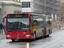 Winterthur - Mercedes Citaro  Nr.327  ZH 489327 unterwegs auf der Linie 2 in der Stadt Winterthur am 10.01.2010