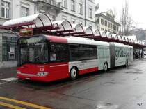 Winterthur - Solaris  Nr.338  ZH 730338 unterwegs auf der Linie 3 bei den Bushaltestellen vor dem Bahnhof Winterthur am 10.01.2010