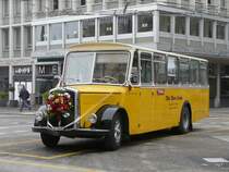 Oldie Tours-Z�risee - Oldtimer Postauto Saurer SZ 10418 in St.Gallen am 16.01.2010