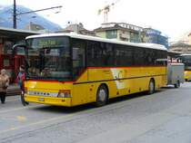 Post - Reisebus Setra VS 241 976 vor dem MGB Bahnhof in Brig am 10.03.2007