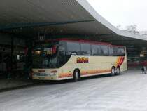 Setra S 400er Serie (Top Class) auf der Linie zwischen Berlin und Hamburg am ZOB Berlin.