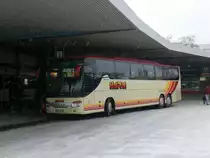 Setra S 400er Serie (Top Class) auf der Linie zwischen Berlin und Hamburg am ZOB Berlin.