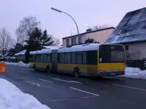 Solaris Urbino auf der Linie 237 nach S+U Bahnhof Rathaus Spandau an der Haltestelle Staaken Seegefelder Weg/Klosterbuschweg.