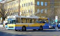 Trolleybus Nr 111 bei der einfahrt zur Haltestele vor dem SBB Bahnhof in La Chaux de Fonds am 02.02.2007  ** ( Anschfit nur mit * Hess * an der Front ansonsten Keien weiteren Infos am ganzen Trolleybus zu Finden )
