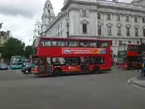 Ein Genarel-Doppeldecker auf der Linie 87 in der N�he der Westminster Bridge.