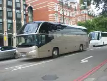 Neoplan Cityliner aus meiner Heimat Berlin nahe der Westminster Bridge.