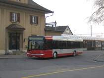 Stadtbus Winterthur Nr. 227 (Solaris Urbino 12) am 8.2.2010 beim Bhf. Oberwinterthur. Im Januar 2010 kam dieser neue Solaris (der erste seit den MAN/Hess 234-238 mit bequemen berlandsitzen) zur SBW. Wo der Solaris 202 wegen seines schlechten Allgemeinzustandes ausrangiert wurde. Da er noch nicht mit einer Kasse ausgerstet wurde, wird er vorwiegend auf Stadtlinien eingesetzt, wo er dank seinen drei Tren ebenfalls geeignet ist.