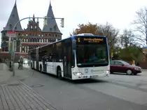 Mercedes-Benz O 530 II (Citaro Facelift) auf der Linie 5 nach Herrnburg Bahnhof an der Haltestelle Holstentorplatz.