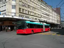Hess Trolleybus mit der Betriebsnummer 85 am Bahnhof von Biel. Die Aufnahme stammt vom 29.09.2009.
