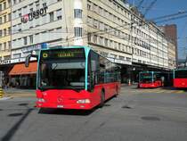 Mercedes Citaro mit der Betriebsnummer 124 fhrt am Bahnhof Biel ein. die Aufnahme stammt vom 29.09.2009.