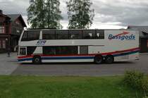 Ein Scania Doppeldecker-�berlandlinienbus, der auch Postgut und kleines St�ckgut bef�rdert. Im Juni 2008 am Bahnhof in G�llivare/Schweden gesehen.