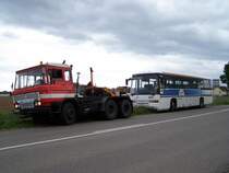 Der Heuliez GX 57 Nr 155 der CTS wird abgeschleppt am 09/05/2007.