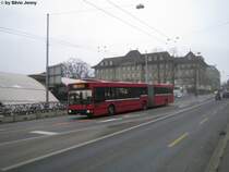 Bernmobil Nr. 217 (MAN NG272.2) am 9.2.2010 in Bern, Schanzenstrasse. Die MAN A11 sollen noch dieses Jahr gr�sstenteils aus Bern verschwinden. Nicht so der Wagen 217, Ger�chten zufolge, soll der Wagen beim RBS einen 2. Fr�hling erleben.