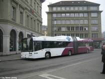 Bernmobil Nr. 831 ''Moonliner'' (Volvo 7700A CNG) am 9.2.2010 beim Bhf. Bern. Dieser Wagen tr�gt neben seinem Schwesterfahrzeug 832 seit der Ablieferung dieser weiss/violette Moonliner Anstrich.