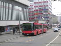 Bernmobil Nr. 253 (Volvo/Hess B7LA) am 9.2.2010 in Bern, Schanzenstrasse. Eignetlich sind auf den 12er Zusatzkursen Bahnhof - L�nggasse die MAN im Einsatz, doch an diesem Tage schlich sich der Volvo Nr. 253 in diese Dienste.
