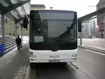 Auf diesem Foto ist ein ganz neuer MAN Lions City zu sehen. Wahrscheinlich ist das Fahrzeug eine Leihgabe f�r Saar-Pfalz-Bus. Gefahren wurde der Bus als Linie R10 von Saarbr�cken nach Blieskastel. Die Aufnahme des Fotos war am 12.10.2010 in Saarbr�cken am Hauptbahnhof.