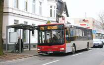 Rheinbahn 7551 (D NM 7551) mit der Linie 772 am Kettwiger Markt,8.2.2010.