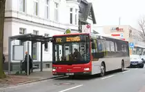Rheinbahn 7551 (D NM 7551) mit der Linie 772 am Kettwiger Markt,8.2.2010.