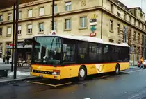 CarPostal Ouest NE 98'404 Setra am 23. Dezember 2009 Neuch�tel, Bahnhof
