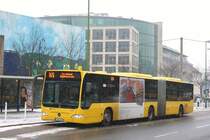 EVAG 4672 (E VG 4672) mit Werbung f�r VRR Monatstickets.
Aufgenommen an der Hollestr. 9.2.2010.