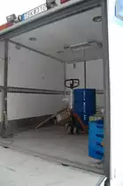 Ein Volvo �berlandlinienbus, der auch Postgut und kleines St�ckgut bef�rdert. Hier beim Be- und Entladen im Juni 2008 in G�llivare/Schweden gesehen.