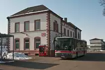 FR JS 693 am 16. Februar 2010 als 7332 nach Wilchingen-Hallau Bf. vor dem Bf. Neunkirch.