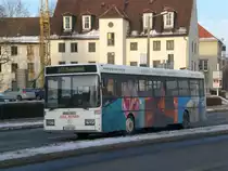 Mercedes-Benz O 405 (Hochflur-Stadtversion) auf der Linie 413 nach Hummelshain an der Haltestelle Universit�t.