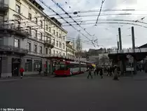 Stadtbus Winterthur Nr. 149 (Mercedes O405GTZ) am 20.2. vor dem allt�glichen Chaos am Hauptbahnhof