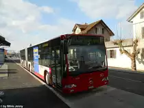 Stadtbus Winterthur Nr. 321 (Mercedes Citaro O530G) am 20.2.2010 beim Bhf. W�lflingen. Die Auslastung der Linie 7 beim Bhf. W�lflingen ist eher gering, denn die Anschl�sse Bus-Bahn sind nicht all zu gut auf einander abgestimmt. Doch bald soll sich das �ndern, denn rund um den Bahnhof W�lflingen werden bald viele Wohnungen entstehen, die dann auch den Gelenkbus rechtfertigen.