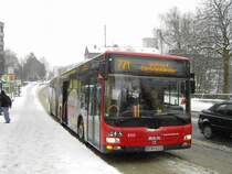 MAN NG 323 (Wagennummer 8333, Kfz-Kennzeichen D-XN 8333, Baujahr 2008) der Rheinbahn AG Düsseldorf. Der Bus ist im Einsatz als Linie 771 (Ratingen Mitte - Heiligenhaus - Velbert, Christuskirche). Aufgenommen am 14.02.2010. Ort: Velbert, Postamt.