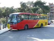 09.01.10,MAN-Irizar der tib Nr.77 am Hafen von Porto Cristo auf Mallorca.