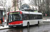 Rheinbahn 8021 (D IA 8021) mit der Linie 732 an der Vennhauser Allee,23.2.2010.