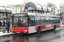 Rheinbahn 7313 (D XX 7313) mit Werbung frs Baucentrum Guth in Velbert.
Aufgenommen an der Vennhauser Allee,23.2.2010.