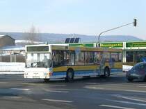 MAN Niederflurbus 1. Generation auf Betriebsfahrt an der Haltestelle Burgau.