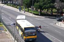 LISBOA (Distrito de Lisboa), 19.02.2010, Carris-Bus 1557 im Stadtteil Belém als Linie 28 nach Portela