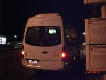 Mercedes-Benz Sprinter auf der Linie N64 nach Wilhemshagen Dmeritzstrae an der Haltestelle Rahnsdorf Waldschnke.