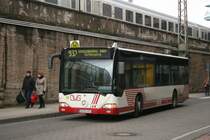 DVG 5901 (DU DV 5901) mit der Linie 937 am Duisburg HBF Osteingang.
20.2.2010