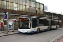 NIAG 5616 (WES O 5616) am HBF Duisburg Osteingang,20.2.2010.