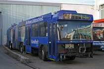 Der NAW/Hess/ABB BGT 5-25 Nr. 200 am 27.2.2010, rund einen Monat nach seiner Ausmusterung, ausgeschlachtet hinter dem Depot Weinbergli.

(Bild wurde von ffentlichem Areal aufgenommen, dieser Abstellplatz ist auch nicht eingezunt!)