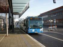 Der neue Pflieger-Gelenkbus, am Bblinger-ZOB, zur Abfahrt bereit auf der Linie 701 zur Diezenhalde.