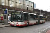 DVG 5513 (DU DV 5513) mit der Linie 926.
Aufgenommen am HBF Duisburg Osteingang,20.2.2010.