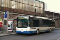 NIAG 4704 (WES A 4704) mit dem SB10 am HBF Duisburg Osteingang,20.2.2010.