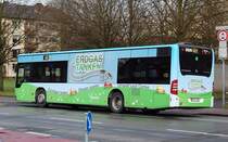 Seitenansicht von Wagen 0806, sehr schn ist die Erdgaswerbung zu sehen.
2.3.2010 