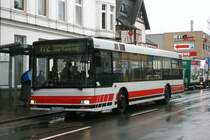 Schiwy Reisen 9124 (EN XS 100) mit der Linie 772 am Kettwiger Markt,23.2.2010.