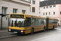 EVAG 3812 (E YX 493) mit der Linie 184 zum S-Bf Steele.
Aufgenommen am Grendplatz,25.2.2010.
