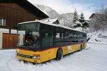 Bei schnem Winterwetter wendet der Setra Nr. 3 von PU Flck, Brienz, am Nachmittag des 6.3.2010 auf dem Wendeplatz in Brienzwiler. Kaum zu glauben, dass noch vor 10 Minuten ein Schneesturm tobte und in den letzten 4 Stunden gut 20 cm Neuschnee gefallen sind...