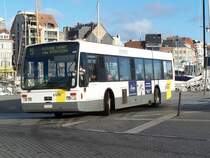 A 330 Nr 3213 vor dem Bahnhof am 29/03/09.