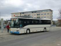 Mercedes-Benz O 550 (Integro) auf der Linie 950 nach Rdersdorf Brckenstrae am S-Bahnhof Strausberg.